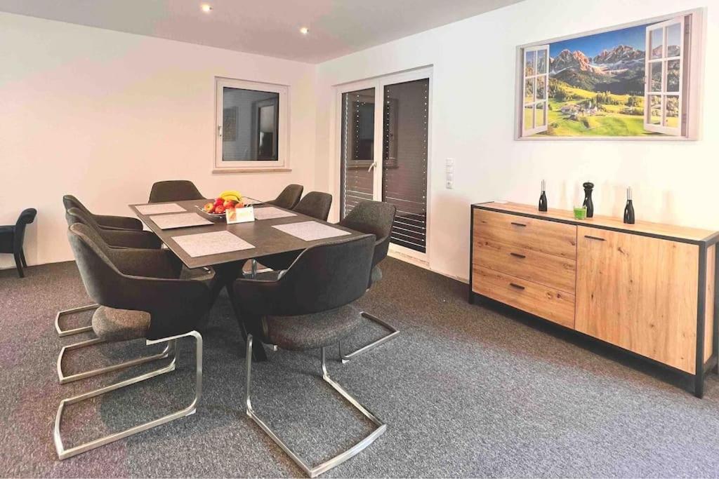 Viel Platz In Burghausen Fuer Freunde Und Familie Apartamento Exterior foto