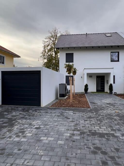 Viel Platz In Burghausen Fuer Freunde Und Familie Apartamento Exterior foto
